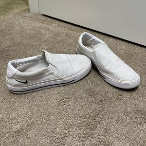 Nike Court Legacy